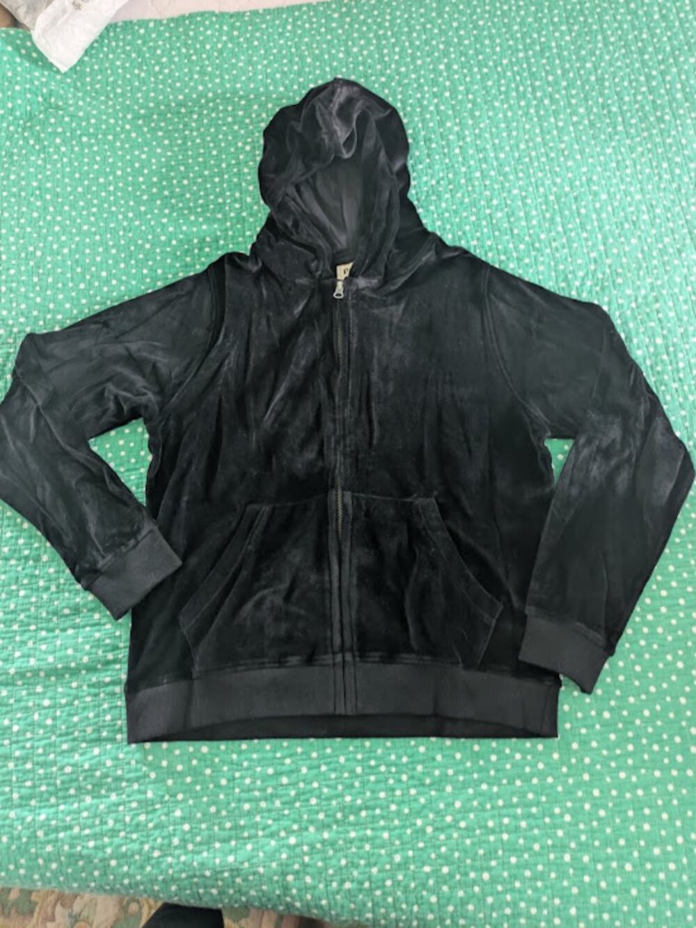 NEW PACT Women's Sz M Hoodie Sweatshirt Black Velour Organic Cotton  NWT